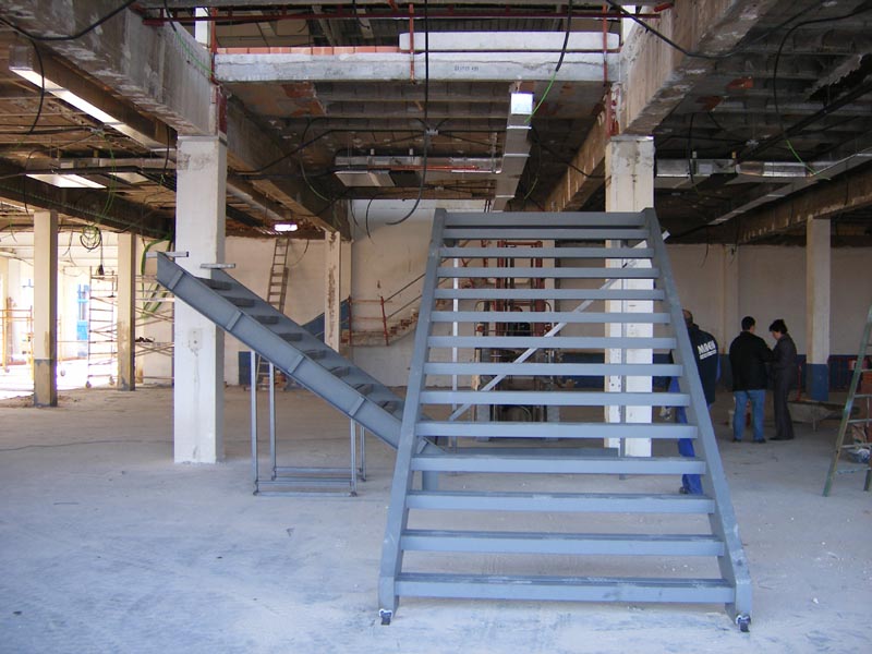 decoracion escalera hyundai 1