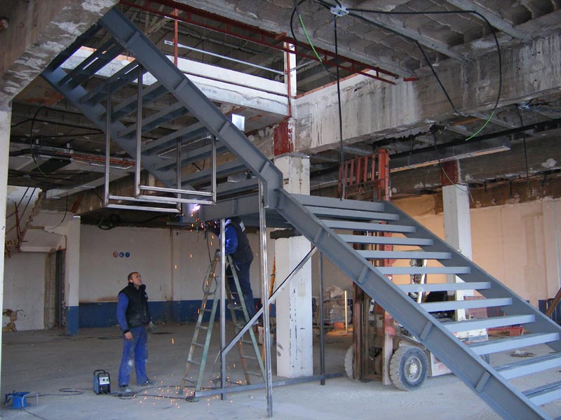 decoracion escalera hyundai 2