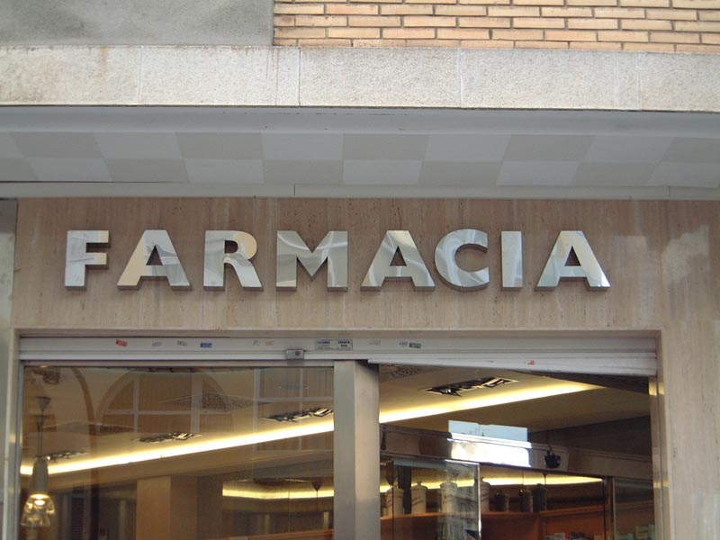 decoracion farmacia 1